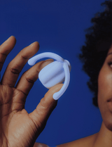 Dame | Eva Hands Free Vibrator : Ice [brand:dame/img-05.png]